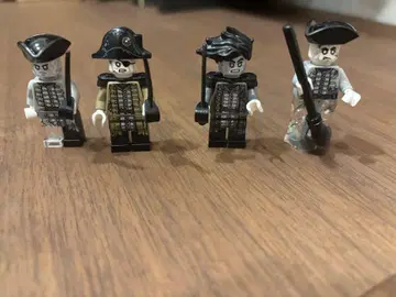 LEGO 캐리비안의 해적 미니 피규어 4개
