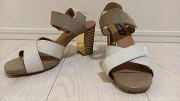MACKINTOSH LONDON 화이트/베이지 크로스 스트랩 샌들