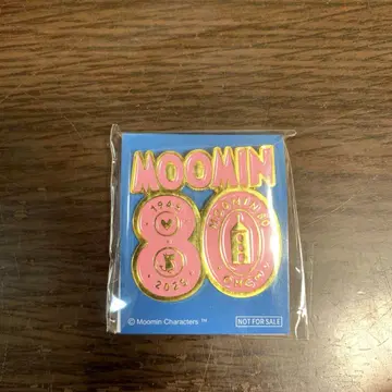 무민 80주년 핀 배지