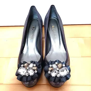 다이애나 글리터 라메 장식 펌프스 24.5cm