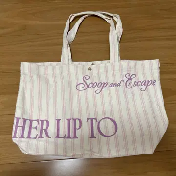 Scoop and Escape Large Tote