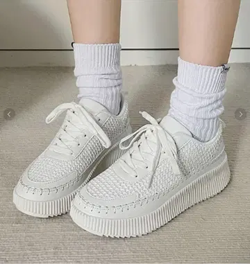 Shoes in Closet 통굽 스니커즈