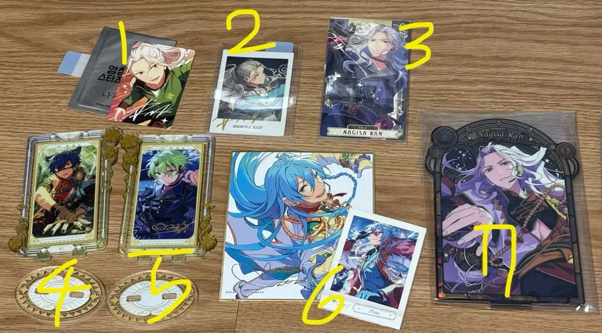 Quick sale: Ensemble Stars Ran Nagisa goods for sale! Bulk price 2.5 including shipping. Individual sales possible.