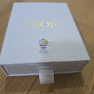 미미쨩 연골 피어싱