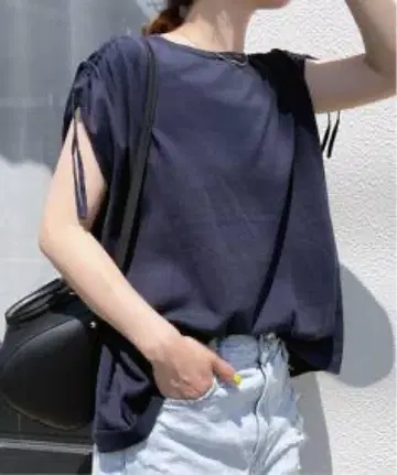 새상품급 티셔츠