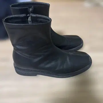 블랙 가죽 지퍼 부츠