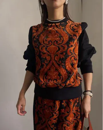 AMERI LACE DOCKING SWEAT TOP