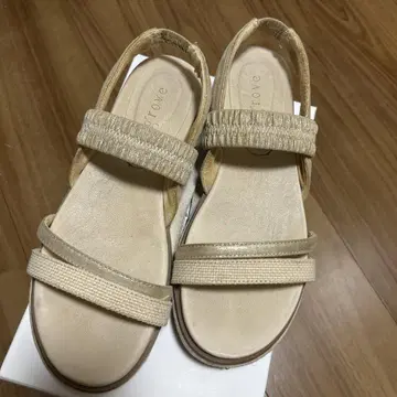 베이지 스트랩 샌들 38