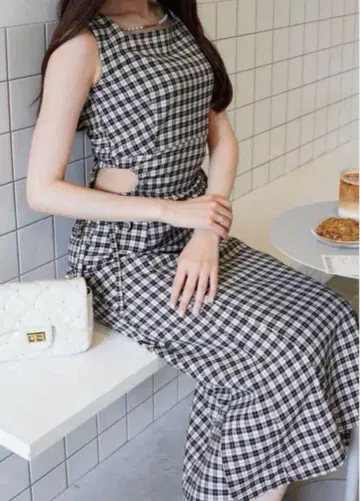 POMME d'amour charm side ribbon onepiece