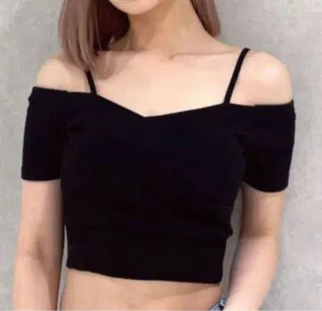 GYDA 하프 슬리브 카슈쿨 오프숄더 숏 상의