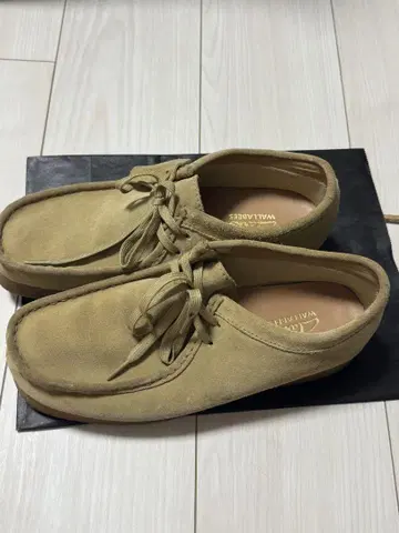 Clarks 베이지