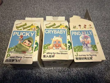 POPMART hand in CRYBABY PUKY PINO JELLY