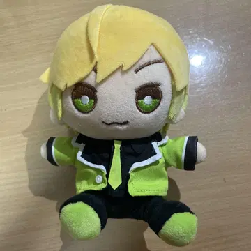 프리츠 앉아있는 봉제 인형
