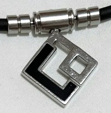 코란토테 목걸이 탑 실버