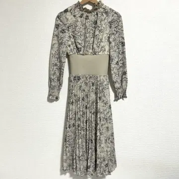 [새상품급] tocco closet 꽃무늬 긴팔 원피스 M 사이즈