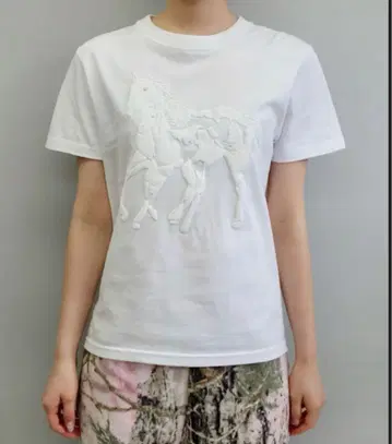 Labyrins Dont Cry Horse Tshirt White