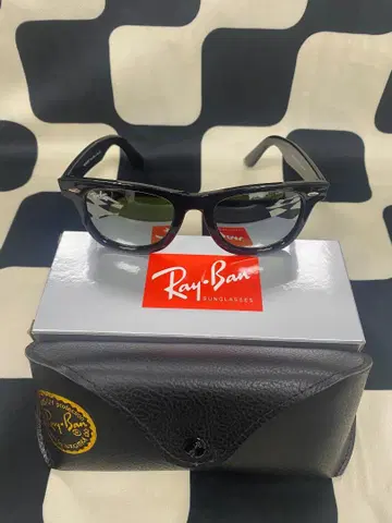 [새상품] Ray-Ban 블랙 프레임 x 스카이블루 렌즈 익명 배송
