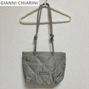 새상품급 GIANNI CHIARINI 퀼팅 핸드백 그레이지