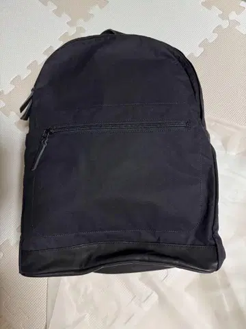 아츠앤사이언스 Front pocket square back pack