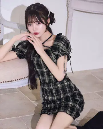 미셸 마카롱 셔링 체크 미니 원피스