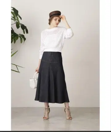 핑키 앤 다이앤 화이트 시스루 로우게이지 니트