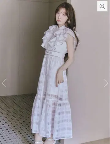 배색 로고 더블 프릴 티어드 원피스 rienda 화이트