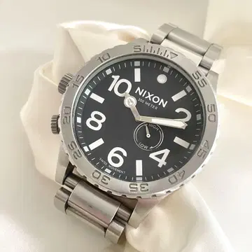 NIXON 닉슨 손목시계 남성용 THE 51-30 실버 블랙 아날로그