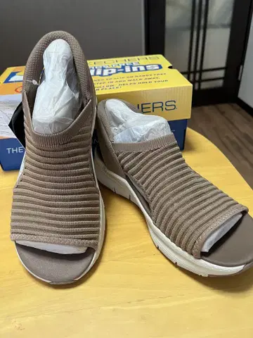 스케쳐스 아치 핏 슬립 인 샌들 24cm