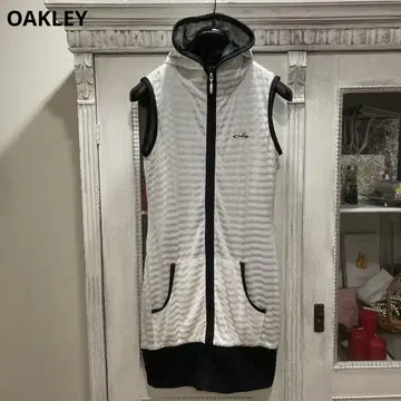 OAKLEY 오클리 원피스 M 슬리브리스 후드 골프웨어