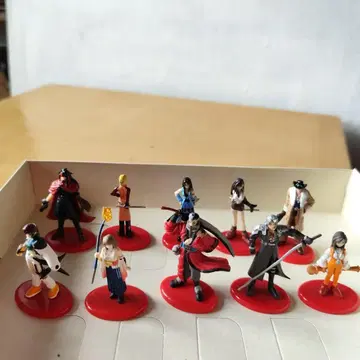 파이널 판타지 피규어 10개