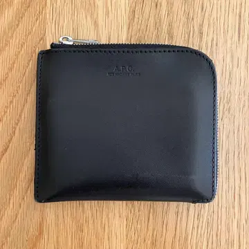 A.P.C. Aiko 컴팩트 지갑 블랙