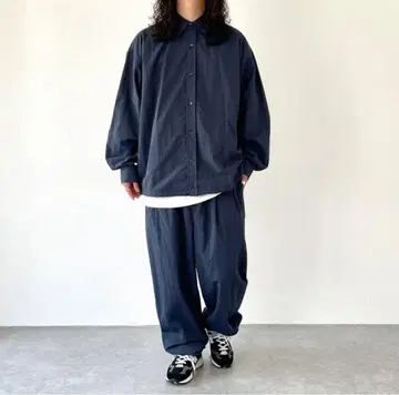 loose silhouette nylon shirt set up