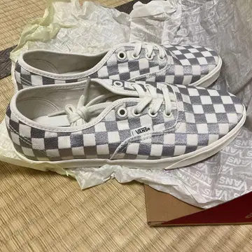 새상품 VANS 어센틱 로우 프로 23.5