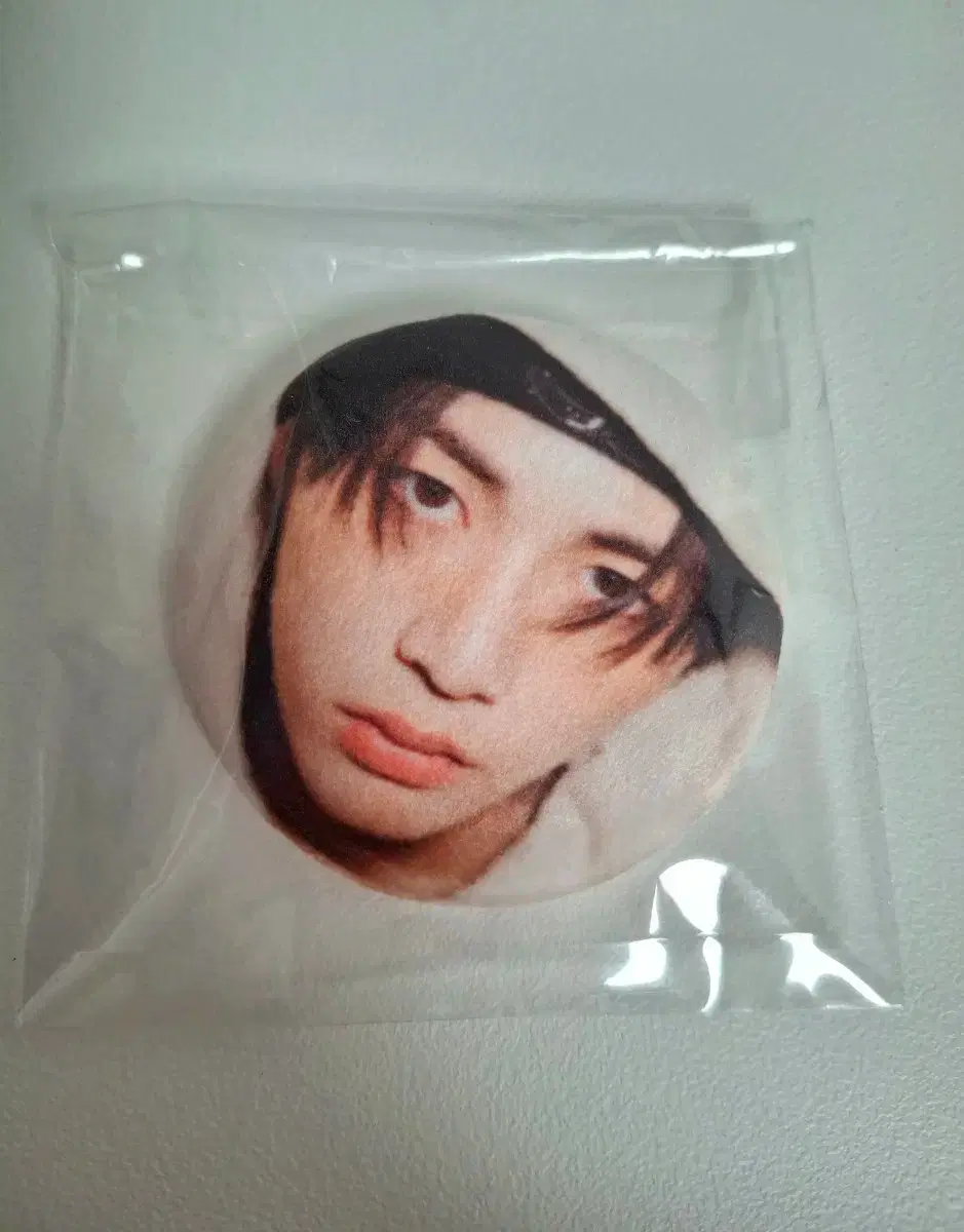 Han Taesan soft pin badge