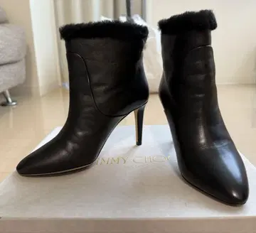 [새상품 재고 처분] JIMMY CHOO 숏부츠 핀힐 블랙 37