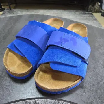 BIRKENSTOCK 파랑 스웨이드 스트랩 샌들 43