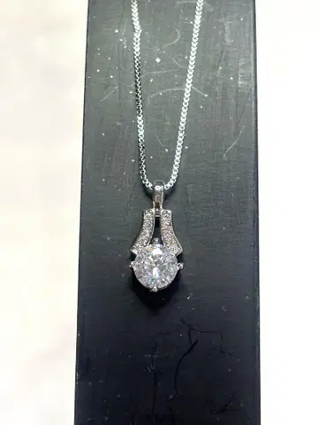 실버 오벌 컷 크리스탈 목걸이