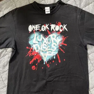 ONE OK ROCK Luxury Disease L 사이즈 하트 t셔츠