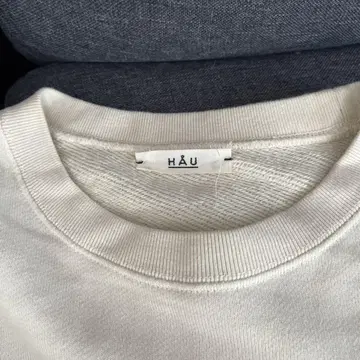HAU 클래스카 맨투맨