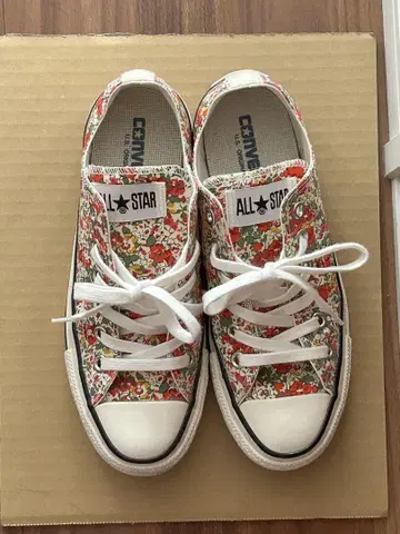 CONVERSE 리버티 프린트 스니커즈