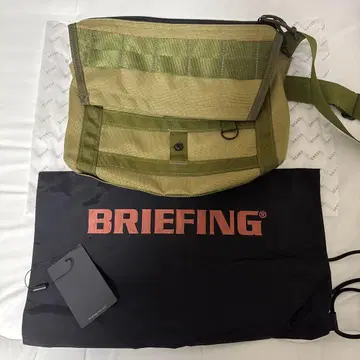 [새상품급] BRIEFING 메신저 백 <25주년 한정판 색상>