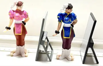 STREET FIGHTER2 거울을 들여다보며? 춘리 2개 세트