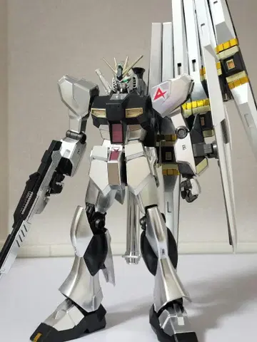 HG 뉴 건담 메탈릭
