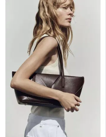 택 포함 새상품 ZARA 뜨개질 직사각형 백 보르도 색상 완판 상품