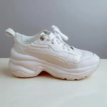 puma 스니커즈 화이트 통굽 여성용 24cm