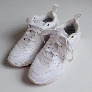 puma 스니커즈 화이트 통굽 여성용 24cm