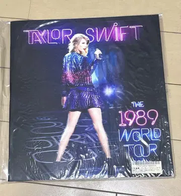 Taylor Swift 1989 투어 북