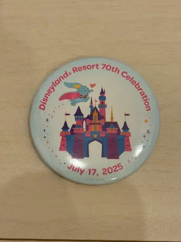 Disneyland Resort 70주년 Celebration 배지