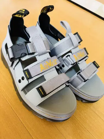 Dr.Martens 닥터마틴 Pearson 샌들 UK6 그레이