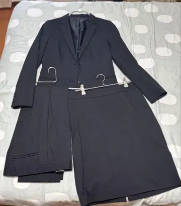 UNIQLO 수트 S 사이즈 자켓 팬츠 스커트 3점 세트